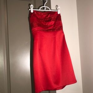 Size 3 cherry red sleeveless homecoming dress or for any occasion